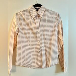 Burberry Classic Button-Up Top Shirt
AUTHENTIC